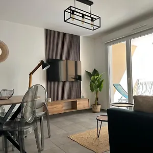 Bel Au Calme Avec Parking Appartement